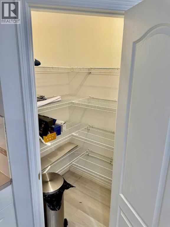 210, 4507 45 Street SW