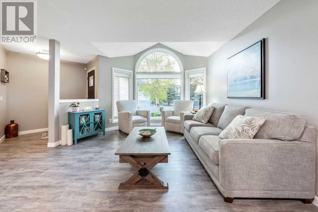 212 Sandalwood Place NW