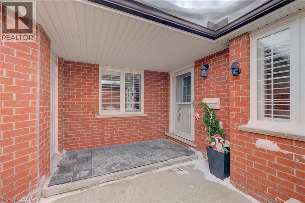 10 ISHERWOOD Avenue Unit# 18