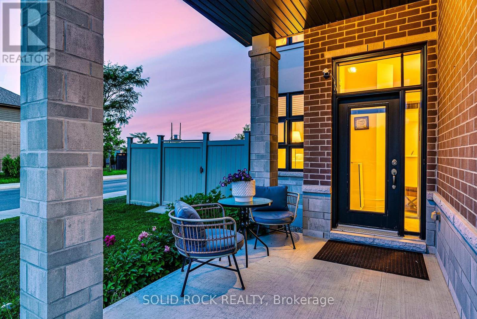 326 MEMORIAL GROVE