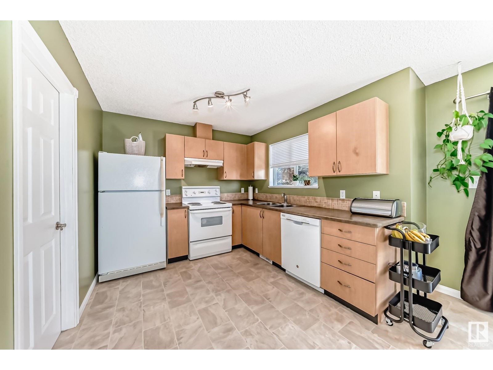 #103 801 BOTHWELL DR