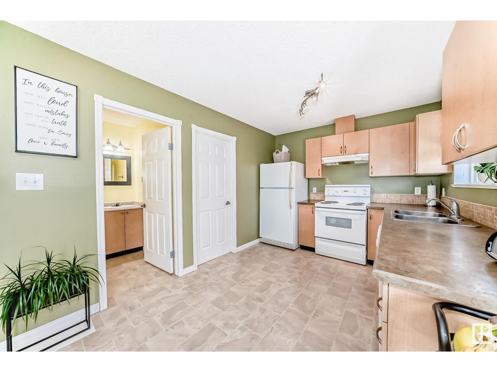 #103 801 BOTHWELL DR