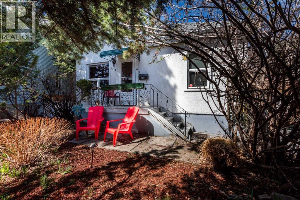 2318 Bowness Road NW