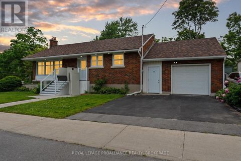 48 ELLERBECK STREET Kingston (Central City East) ON K7L4H7