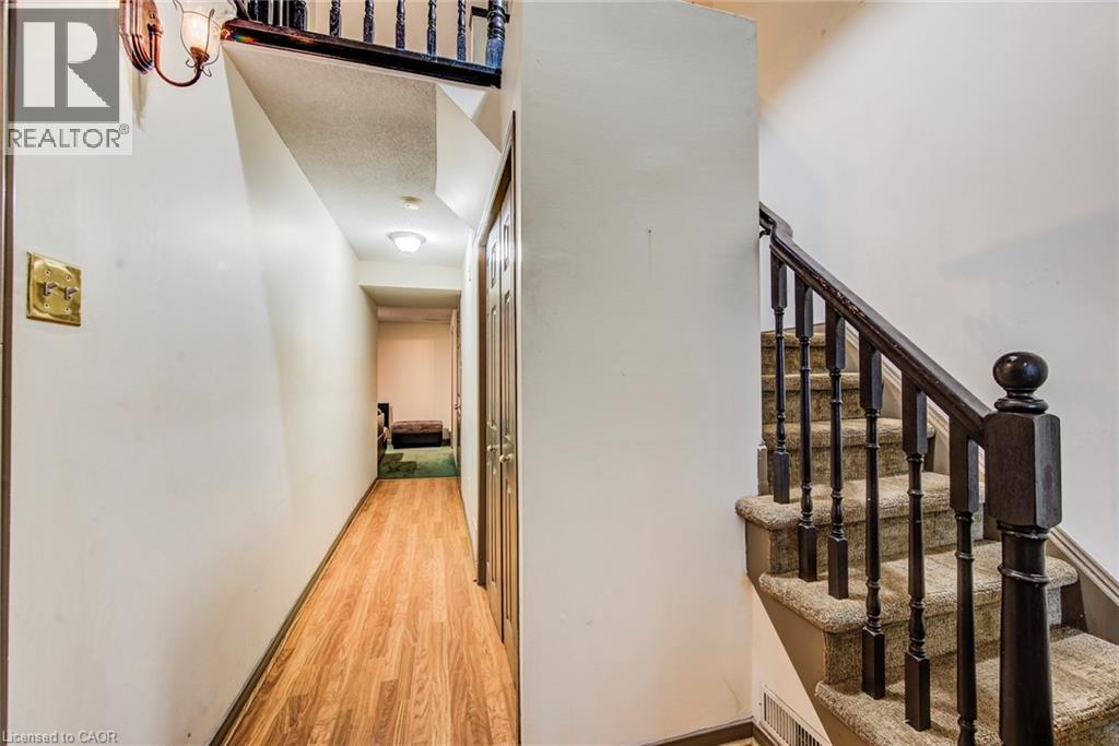 562 ERINBROOK Drive