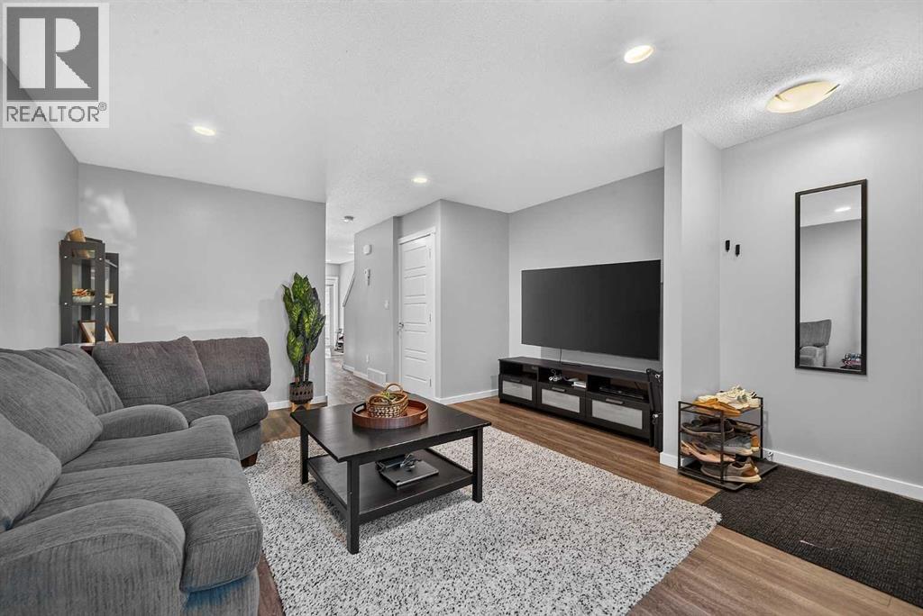102, 2400 Ravenswood View SE