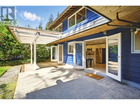 937 MONTROYAL BOULEVARD North Vancouver BC V7R2G9