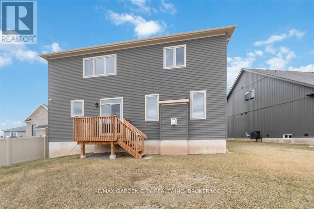 74 ORIOLE CRESCENT
