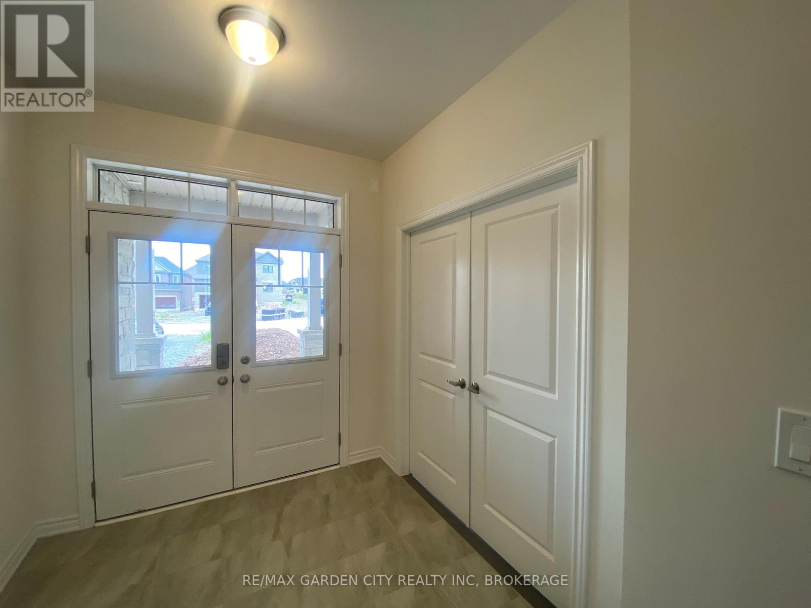 74 ORIOLE CRESCENT