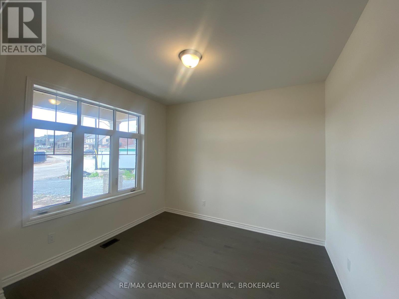 74 ORIOLE CRESCENT