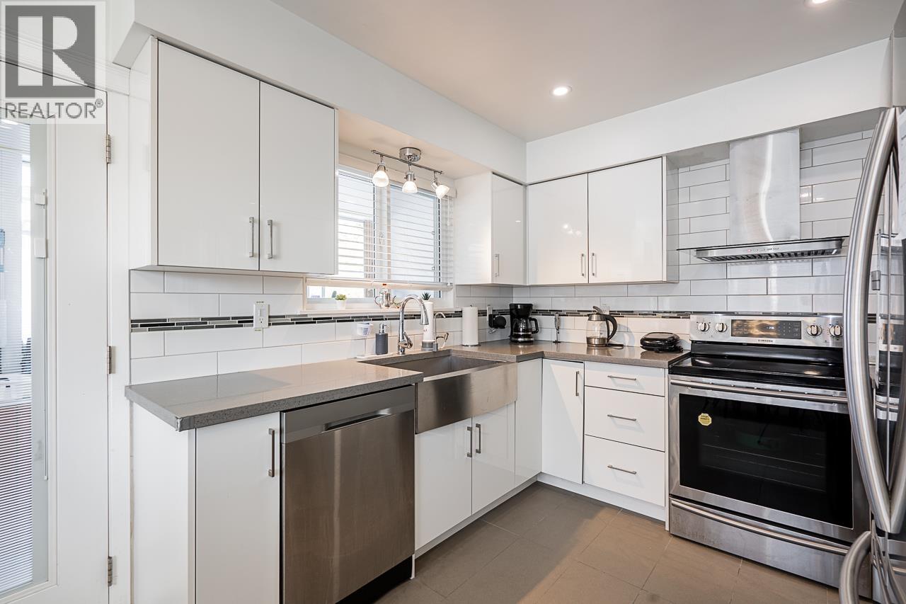 2057 LORRAINE AVENUE