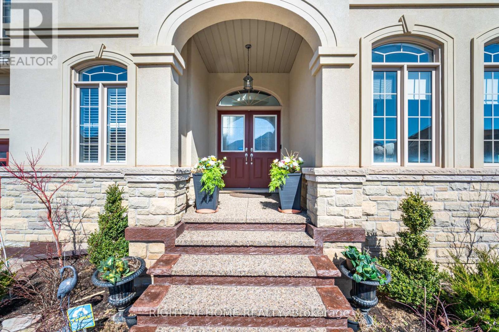 105 ROYAL WEST DRIVE