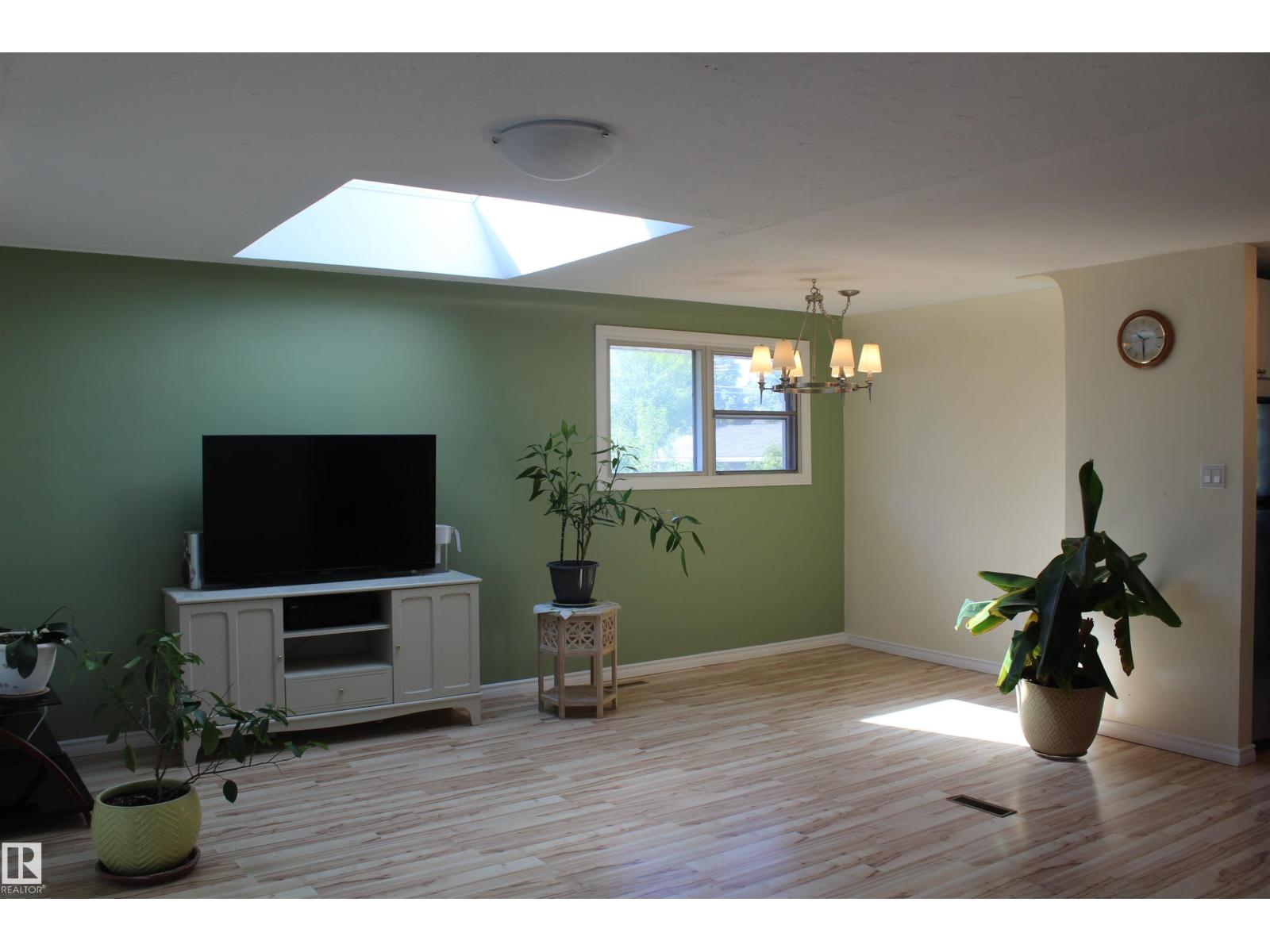 12432 134 ST NW