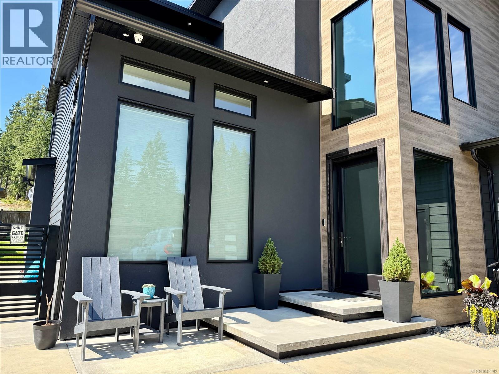 545 Nebraska Pl