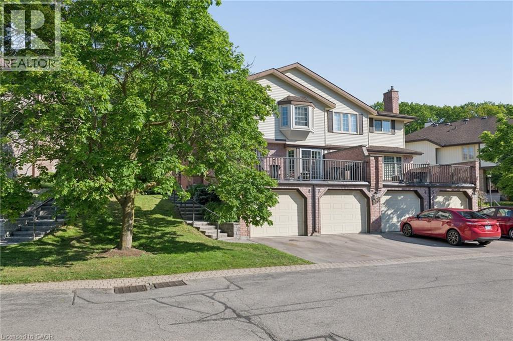 236 KINGSWOOD Drive Unit# 8