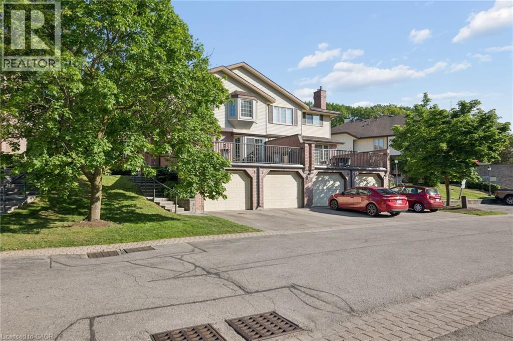 236 KINGSWOOD Drive Unit# 8