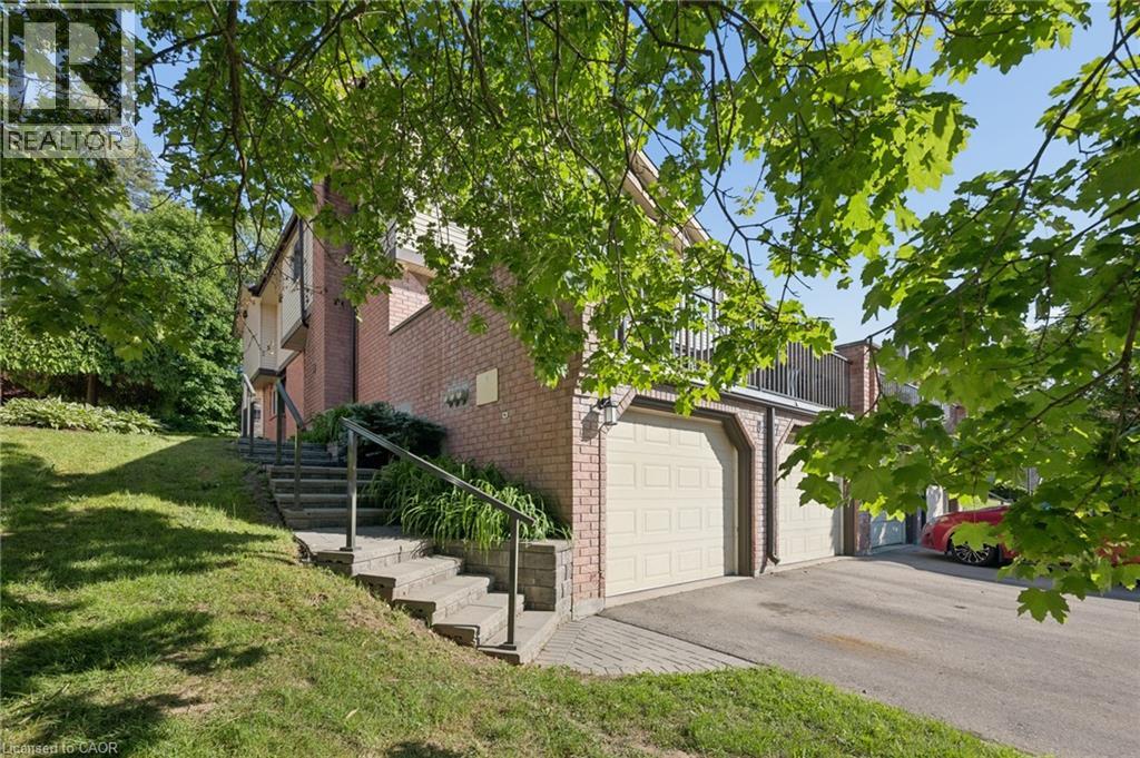 236 KINGSWOOD Drive Unit# 8
