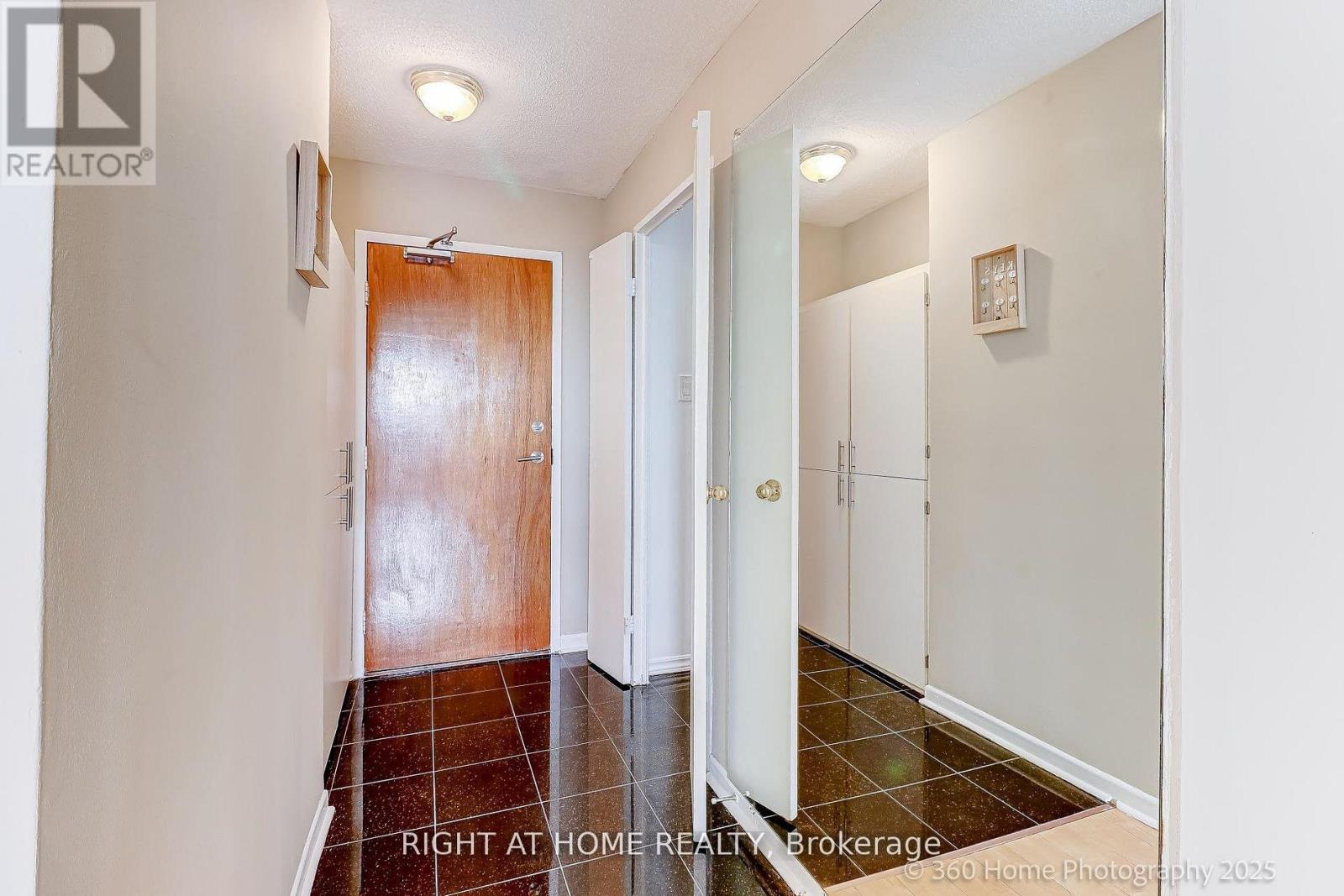 1107 - 1 ROYAL ORCHARD BOULEVARD