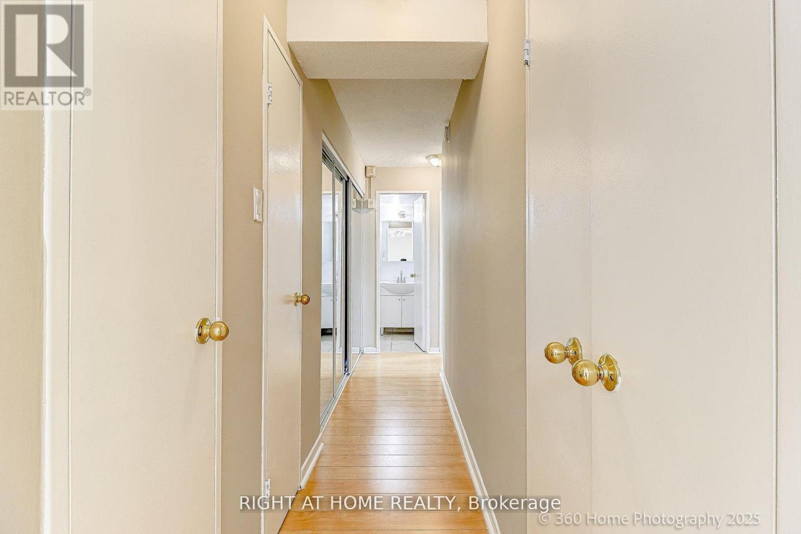 1107 - 1 ROYAL ORCHARD BOULEVARD