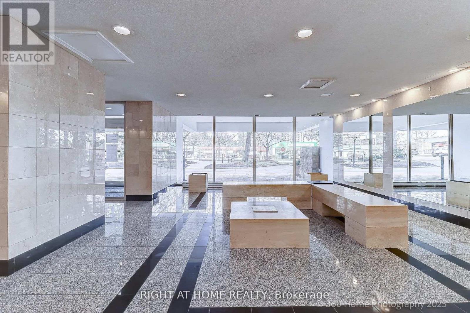 1107 - 1 ROYAL ORCHARD BOULEVARD