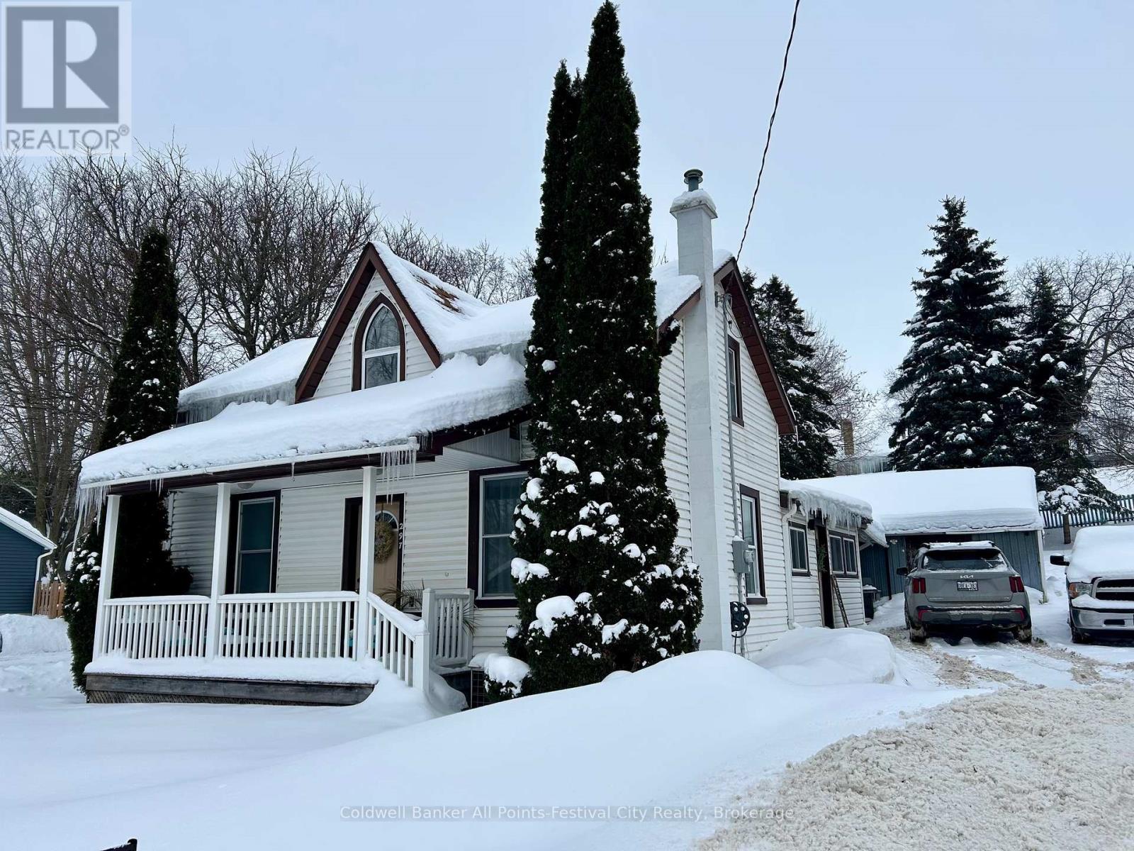 297 WELLINGTON STREET S