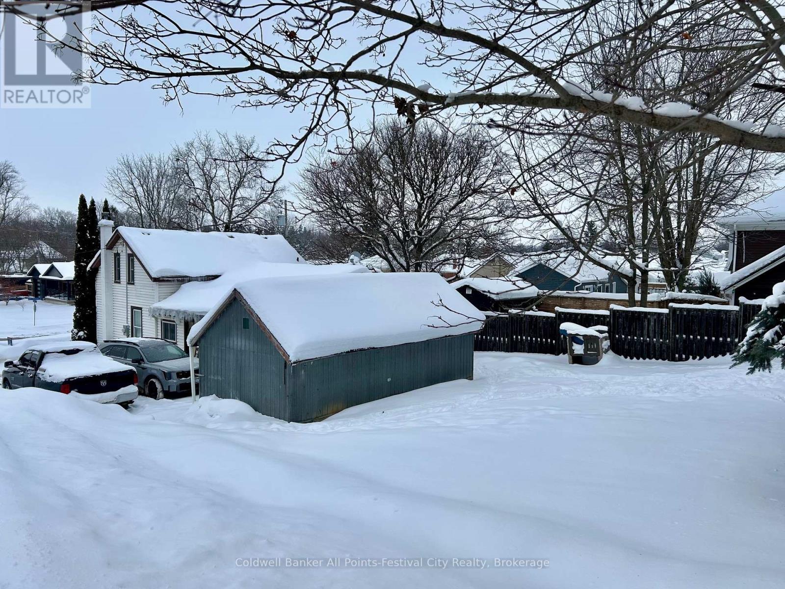 297 WELLINGTON STREET S