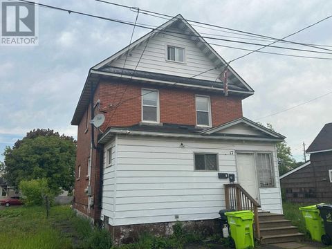 17 Abbott ST Sault Ste. Marie ON P6A2V8