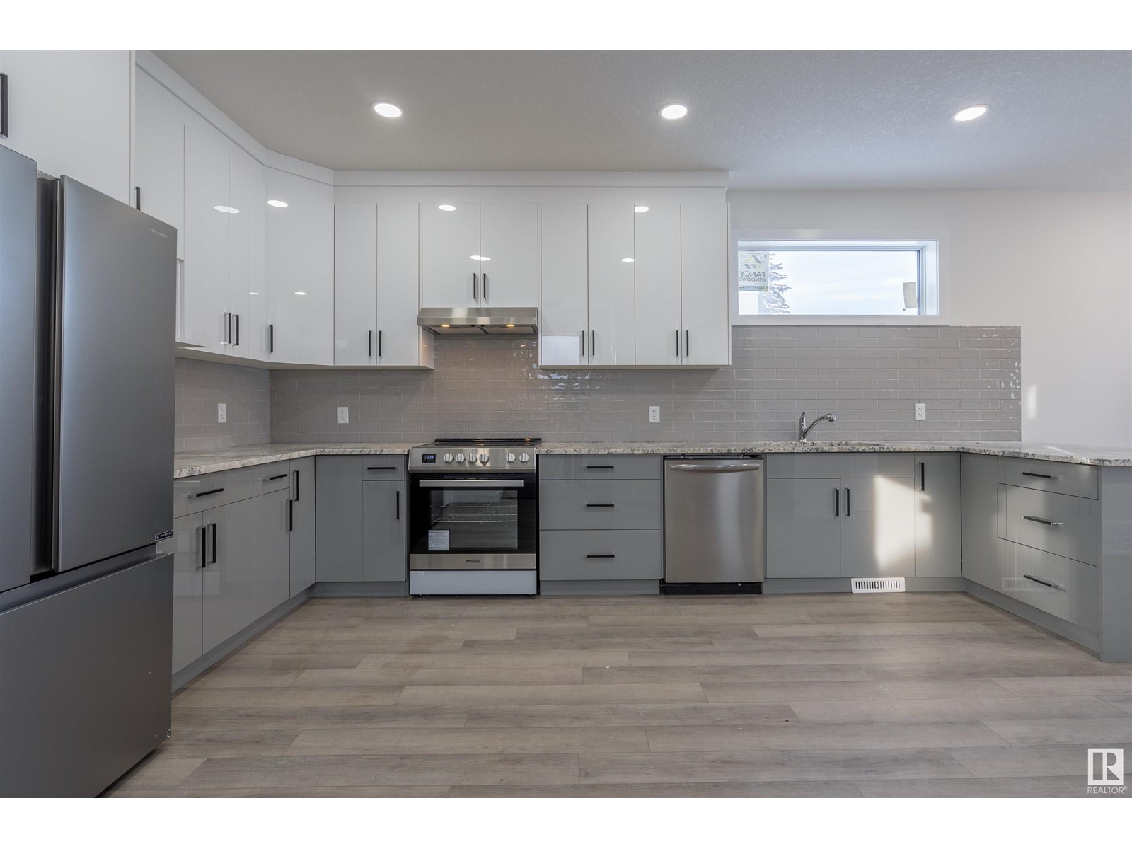 10446 142 ST NW