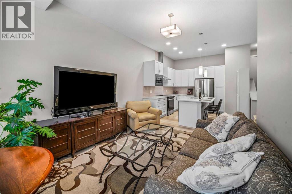 210 Crestbrook Common SW