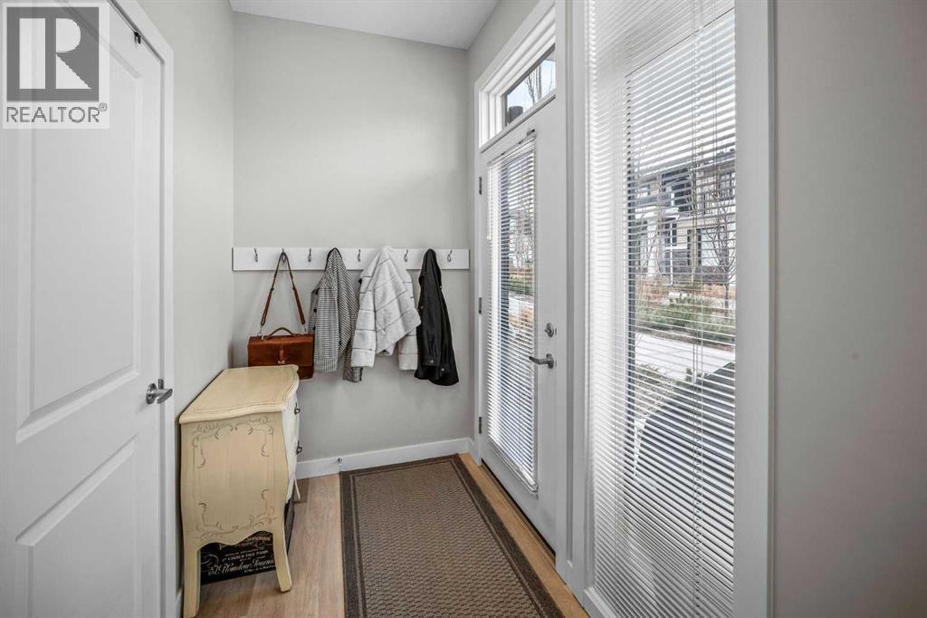 210 Crestbrook Common SW