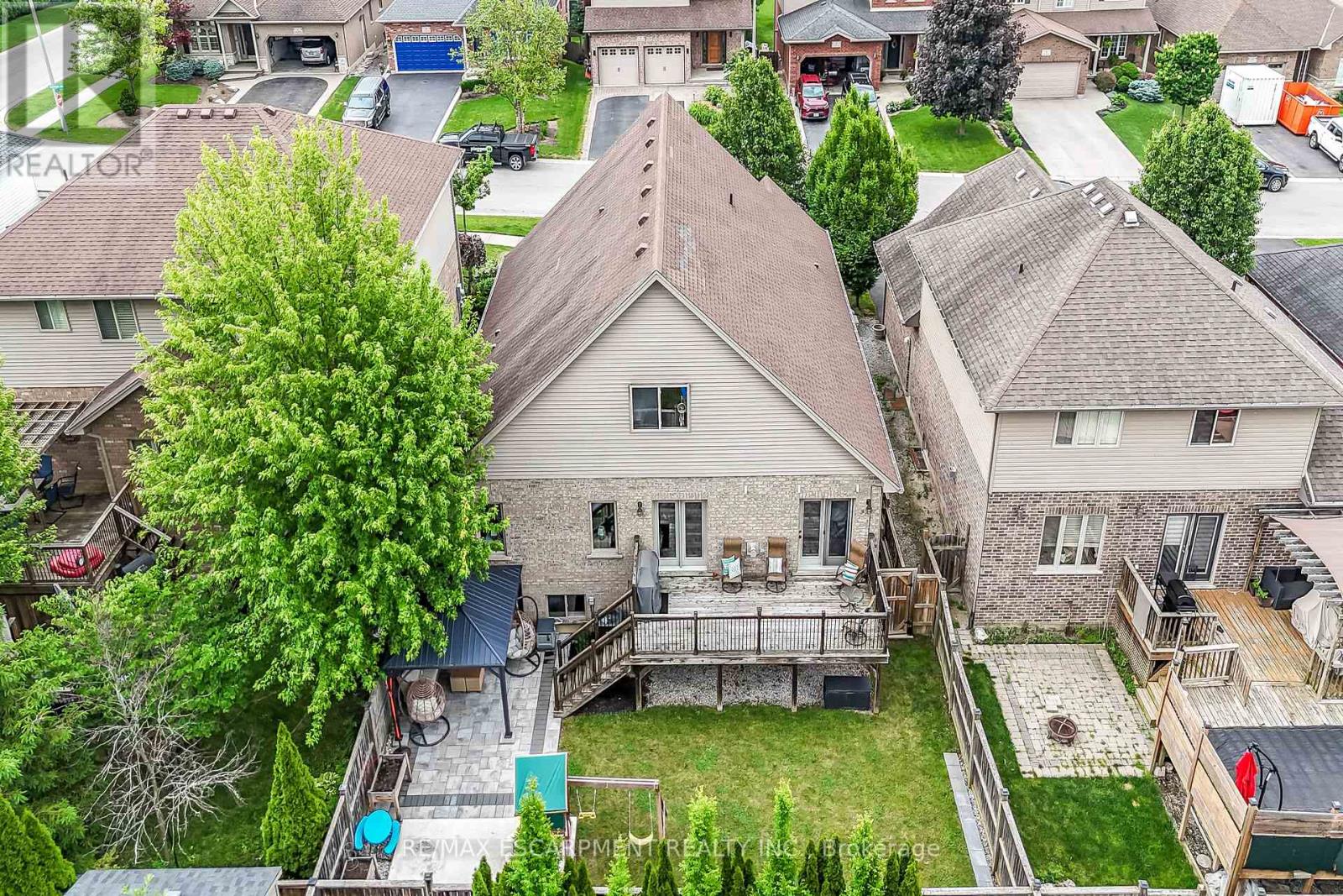 6 SOUTHWOOD CRESCENT