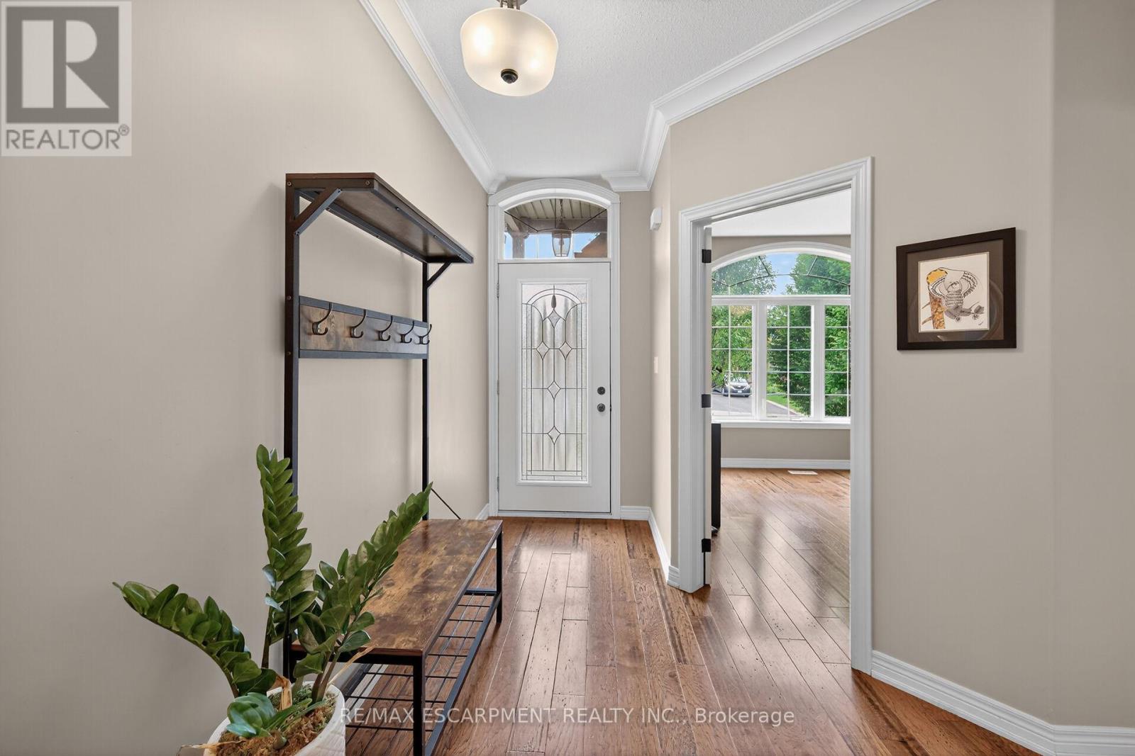 6 SOUTHWOOD CRESCENT