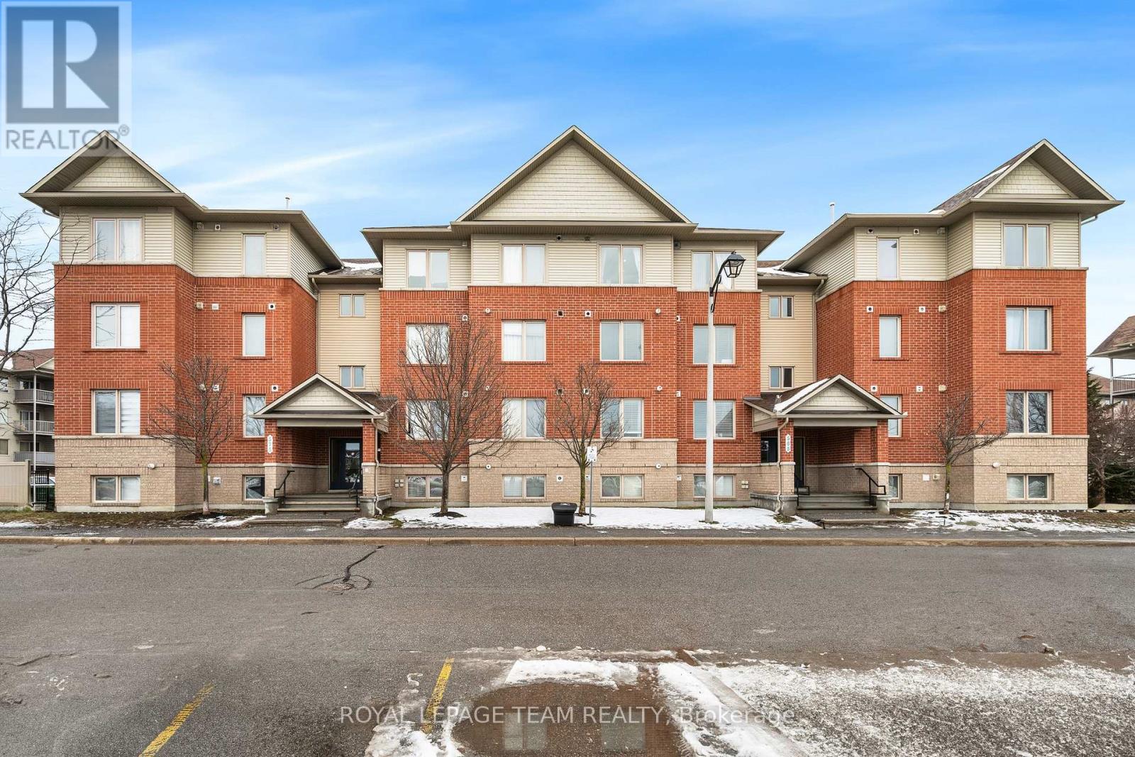 8 - 575 STONEFIELD PRIVATE