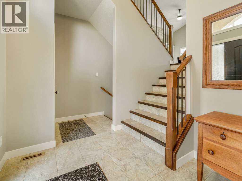 43 Riverine Lane W