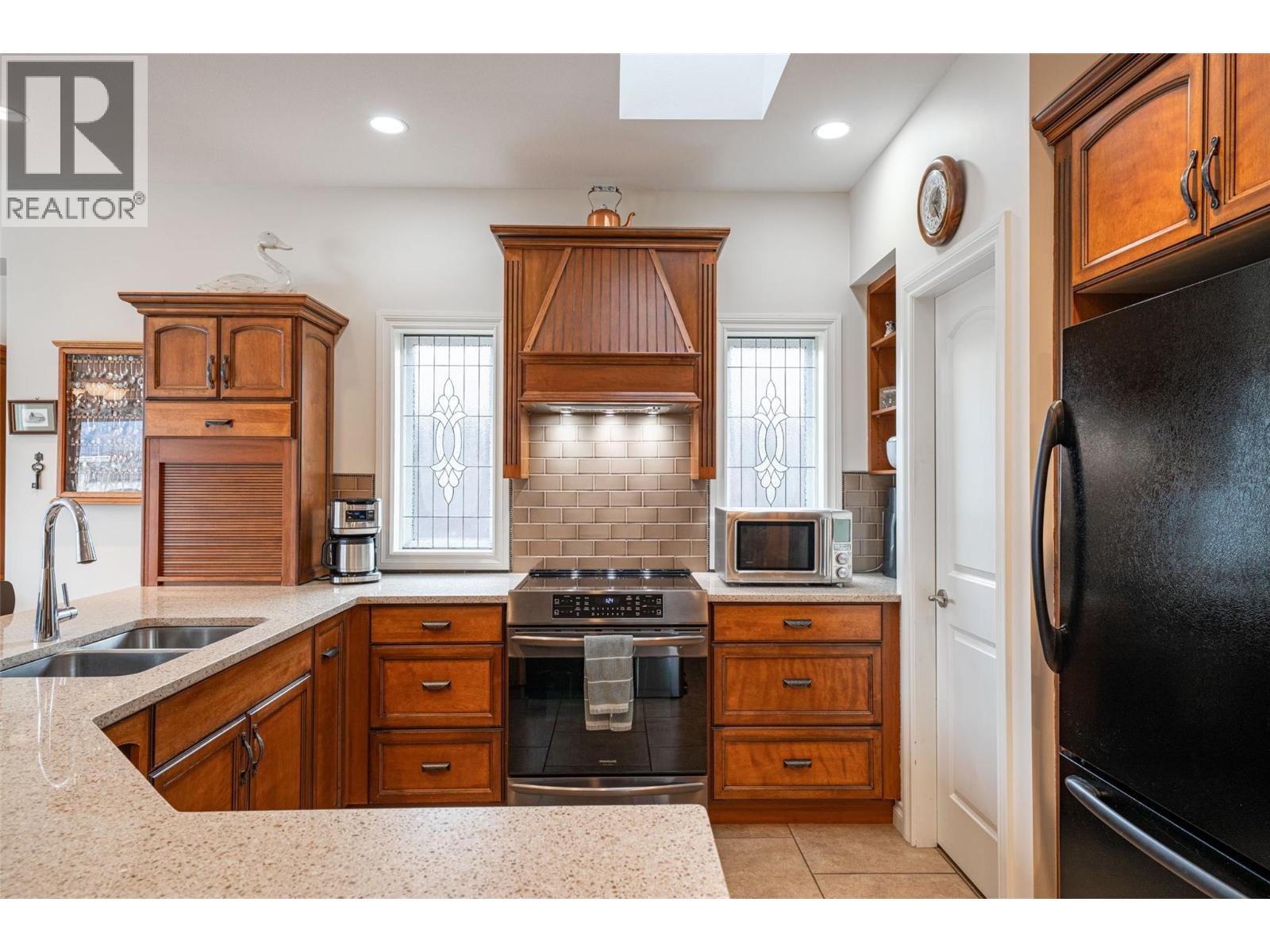 6905 MOUNTAINVIEW Drive