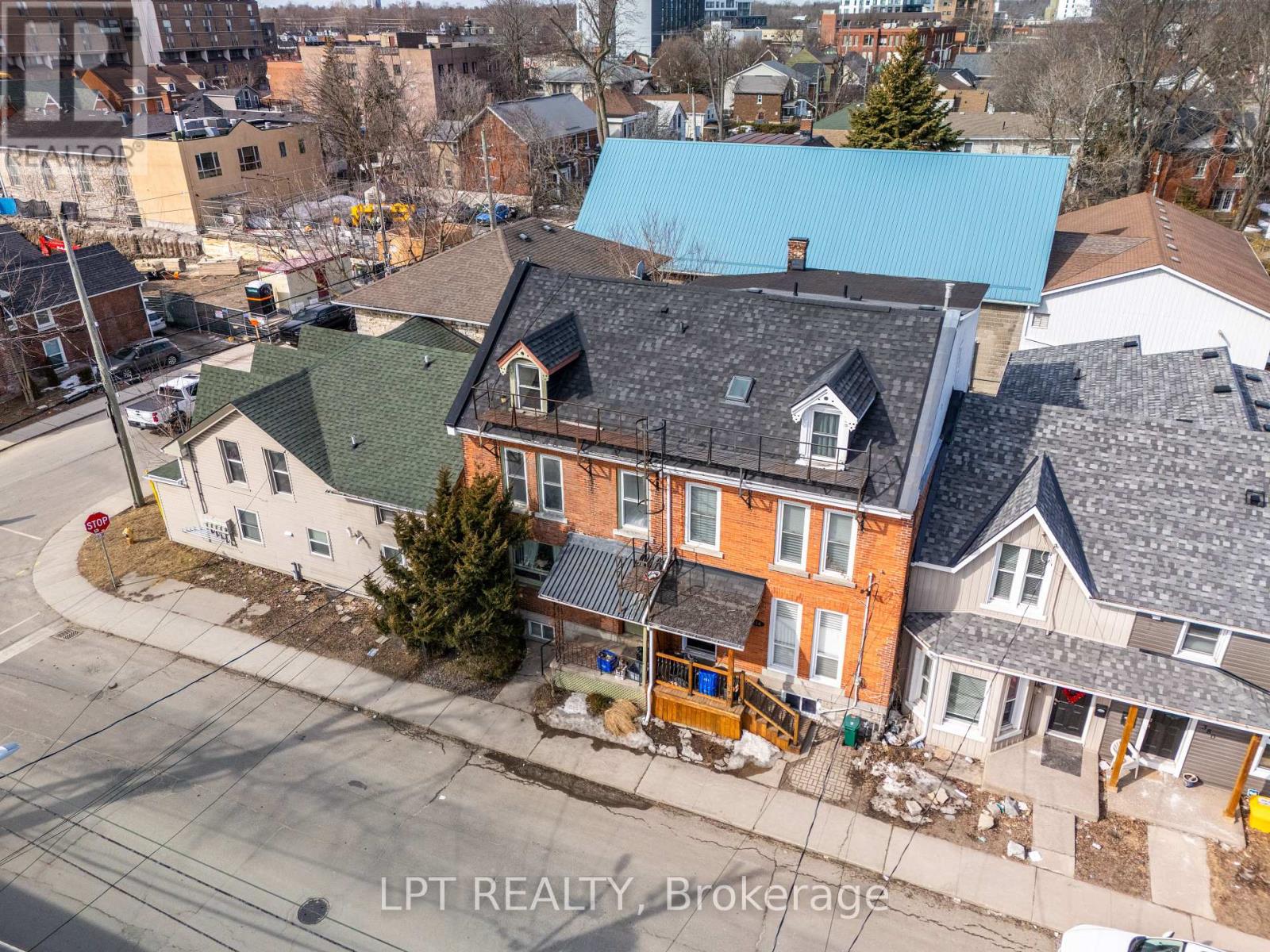 374 BARRIE STREET