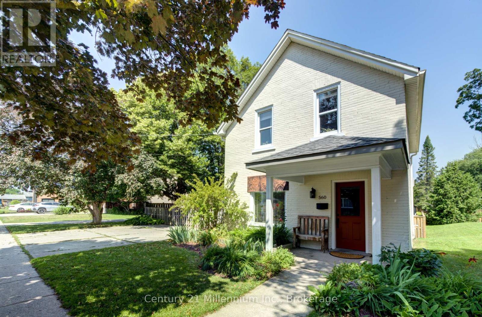 560 10TH ST A STREET W