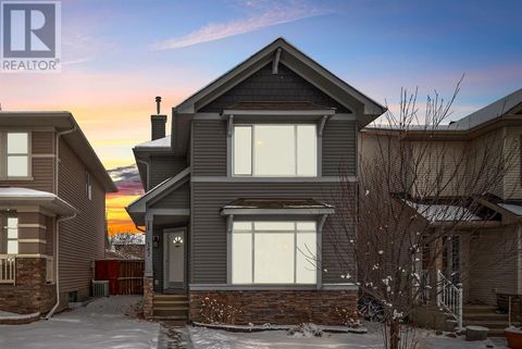 147 Silverado Plains Close SW Calgary AB T2X0G4