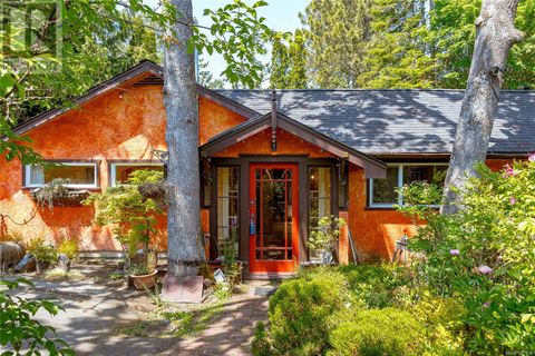 3110 Admirals Rd Saanich BC V8Z4M9