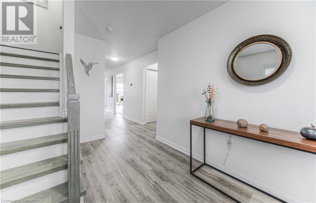 583 WINDFLOWER Crescent
