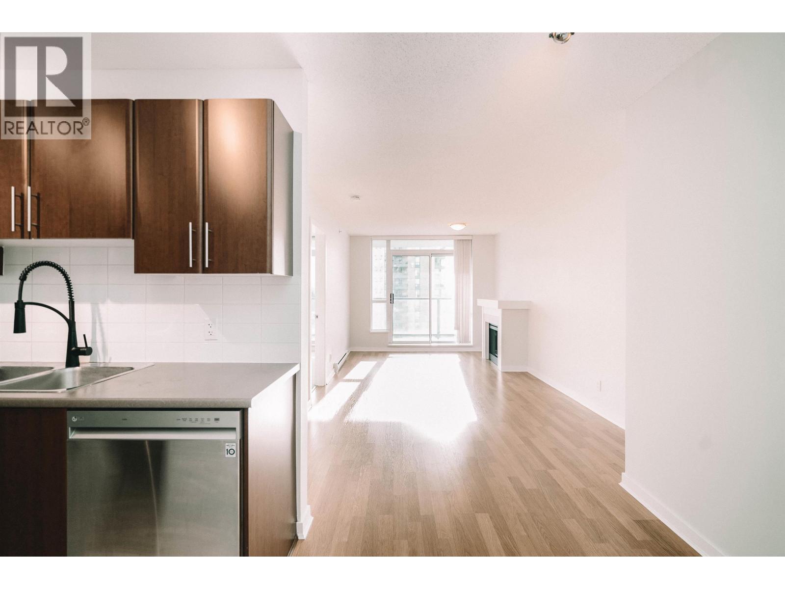 906 1178 HEFFLEY CRESCENT