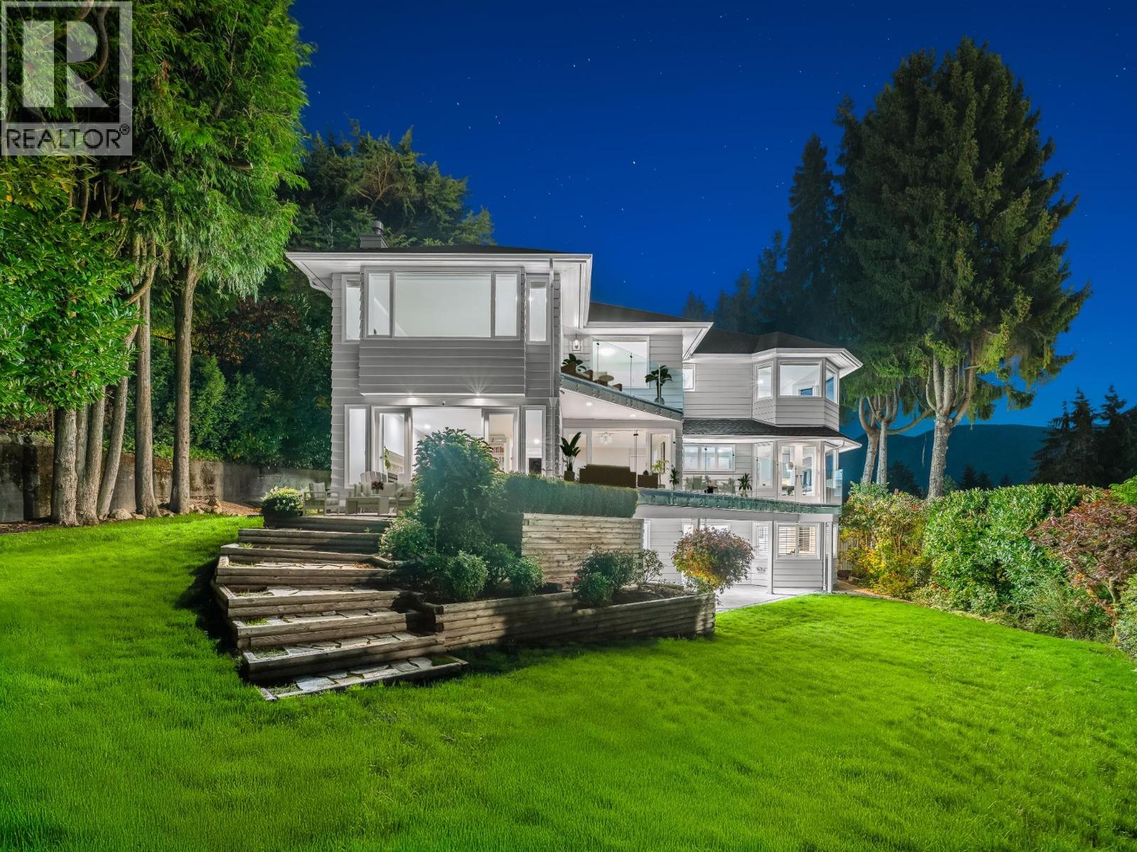 816 ANDERSON CRESCENT