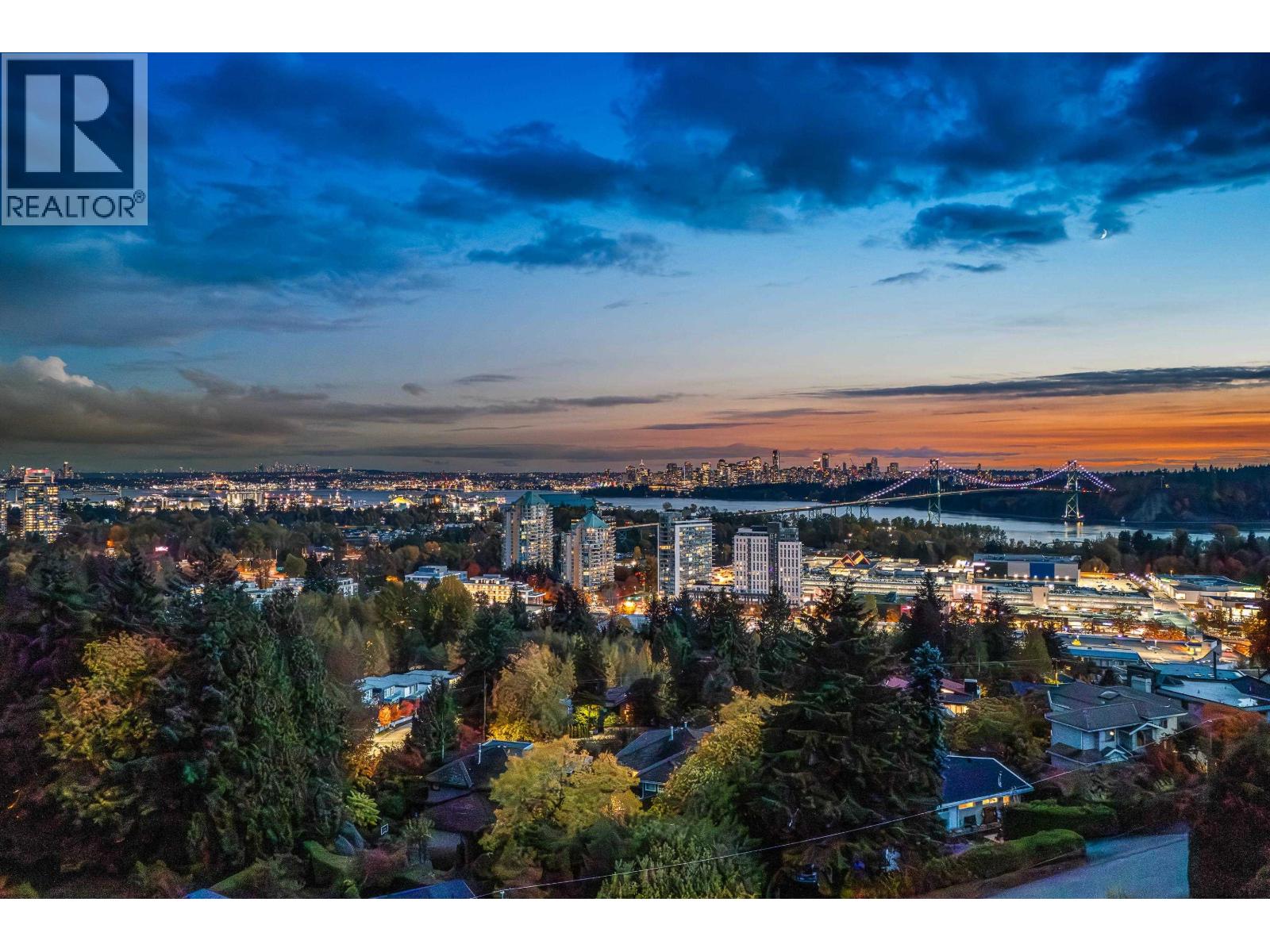 816 ANDERSON CRESCENT