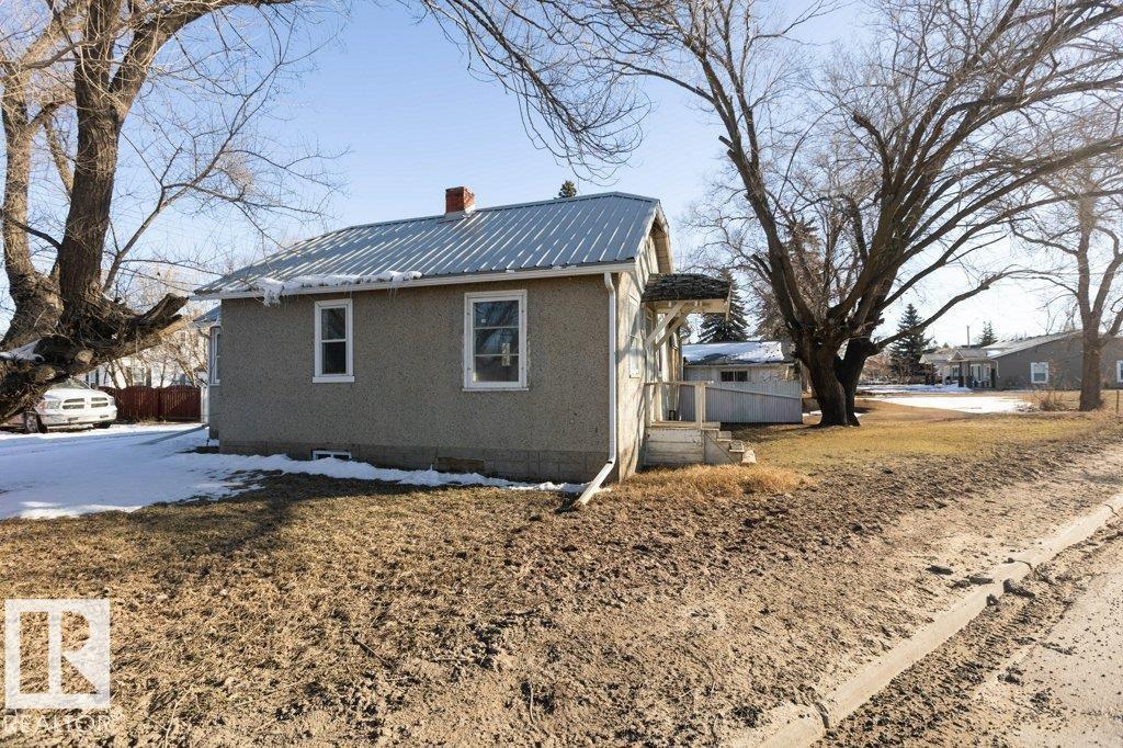 9836 100 ST