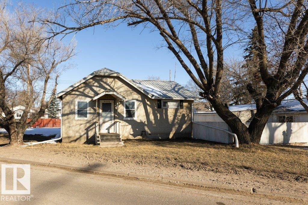 9836 100 ST
