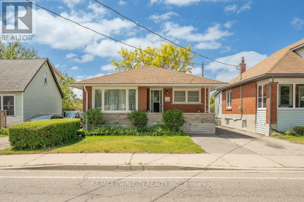 995 WEBER STREET E