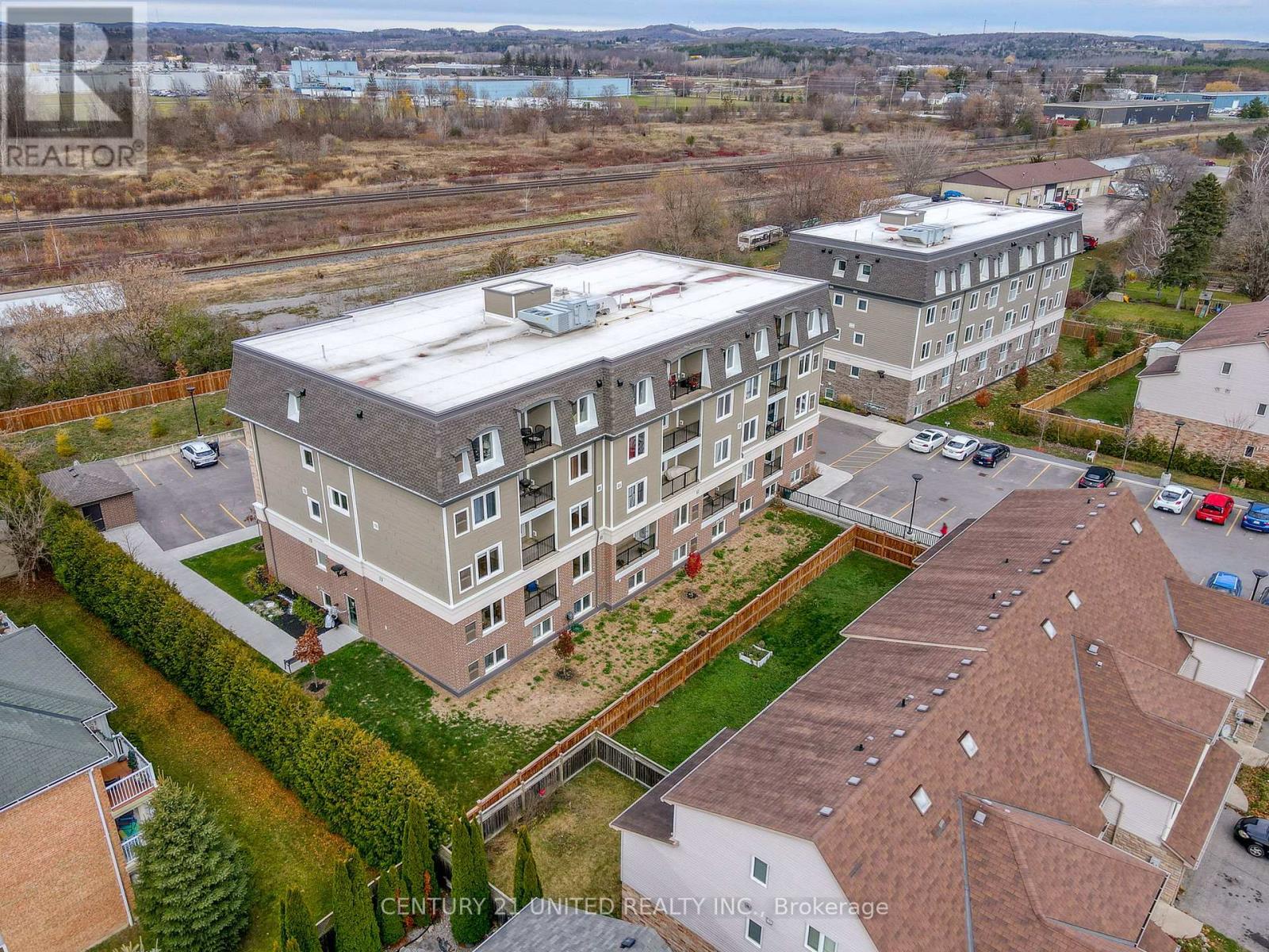 102 - 82 MUNROE STREET