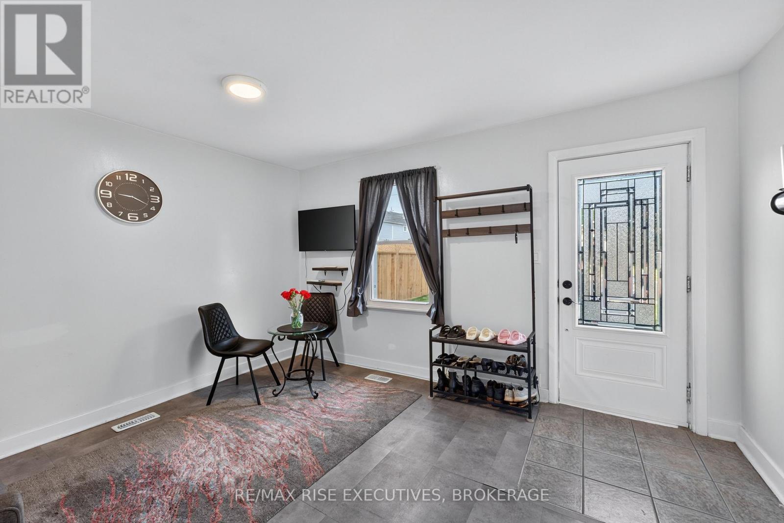 11 KINGSCOURT AVENUE