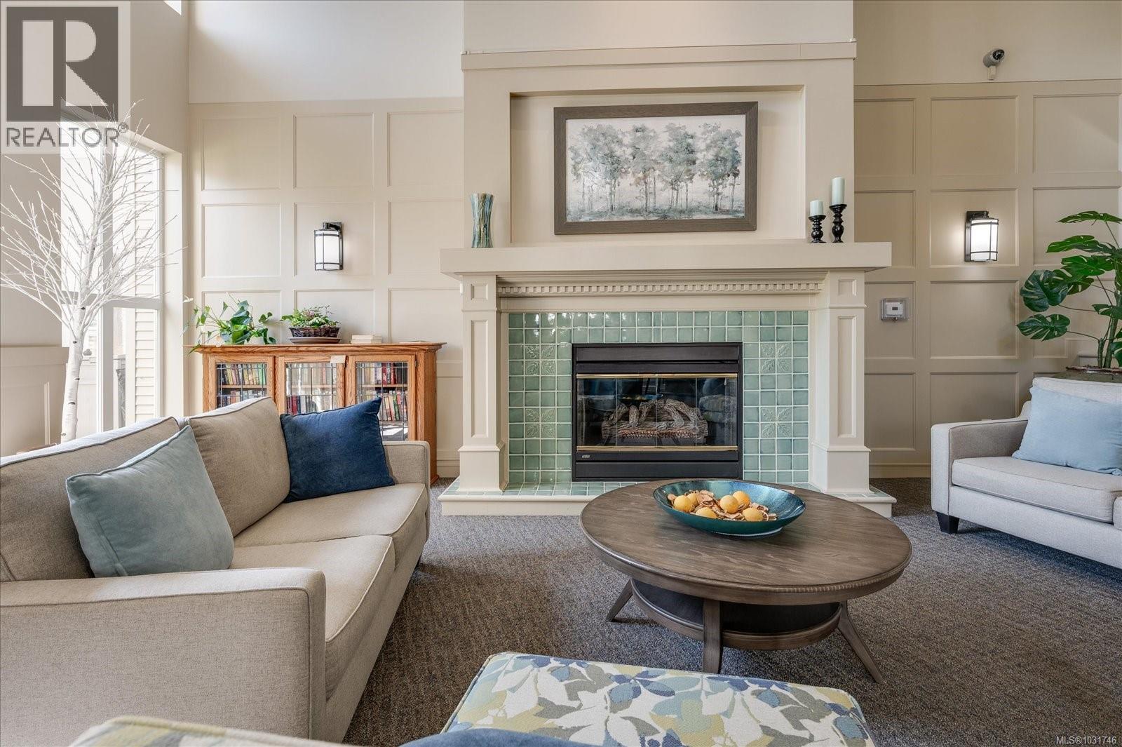 402 5685 Edgewater Lane