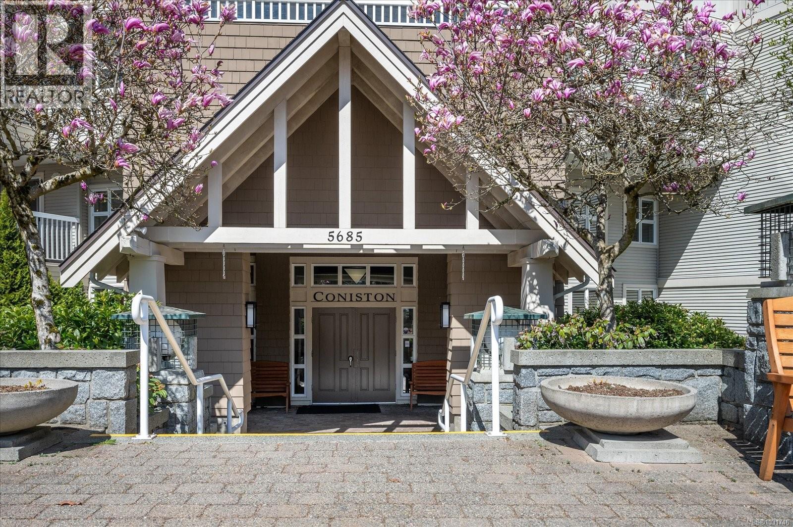 402 5685 Edgewater Lane